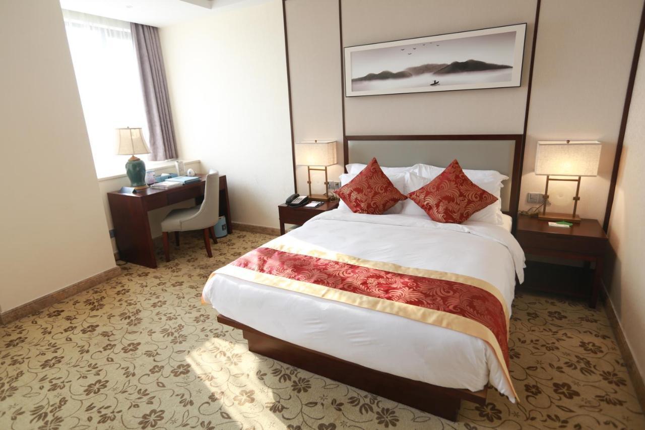 ซีแมนส์ คลับ กวางโจว Hotel ภายนอก รูปภาพ