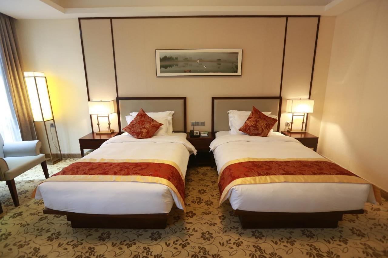 ซีแมนส์ คลับ กวางโจว Hotel ภายนอก รูปภาพ