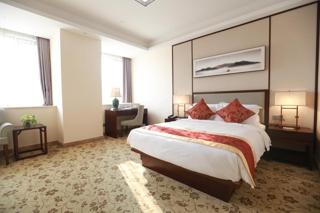 ซีแมนส์ คลับ กวางโจว Hotel ภายนอก รูปภาพ