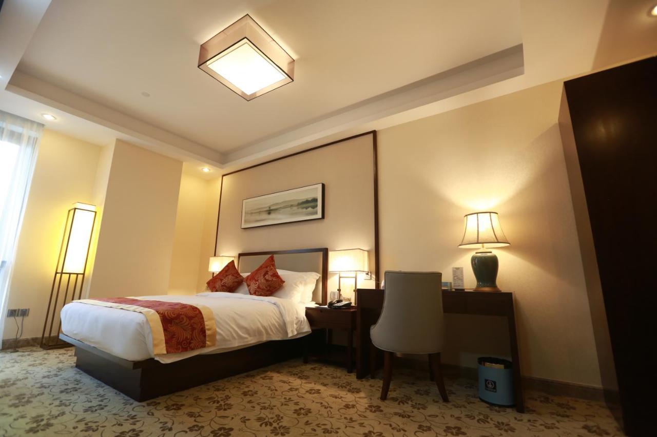 ซีแมนส์ คลับ กวางโจว Hotel ภายนอก รูปภาพ