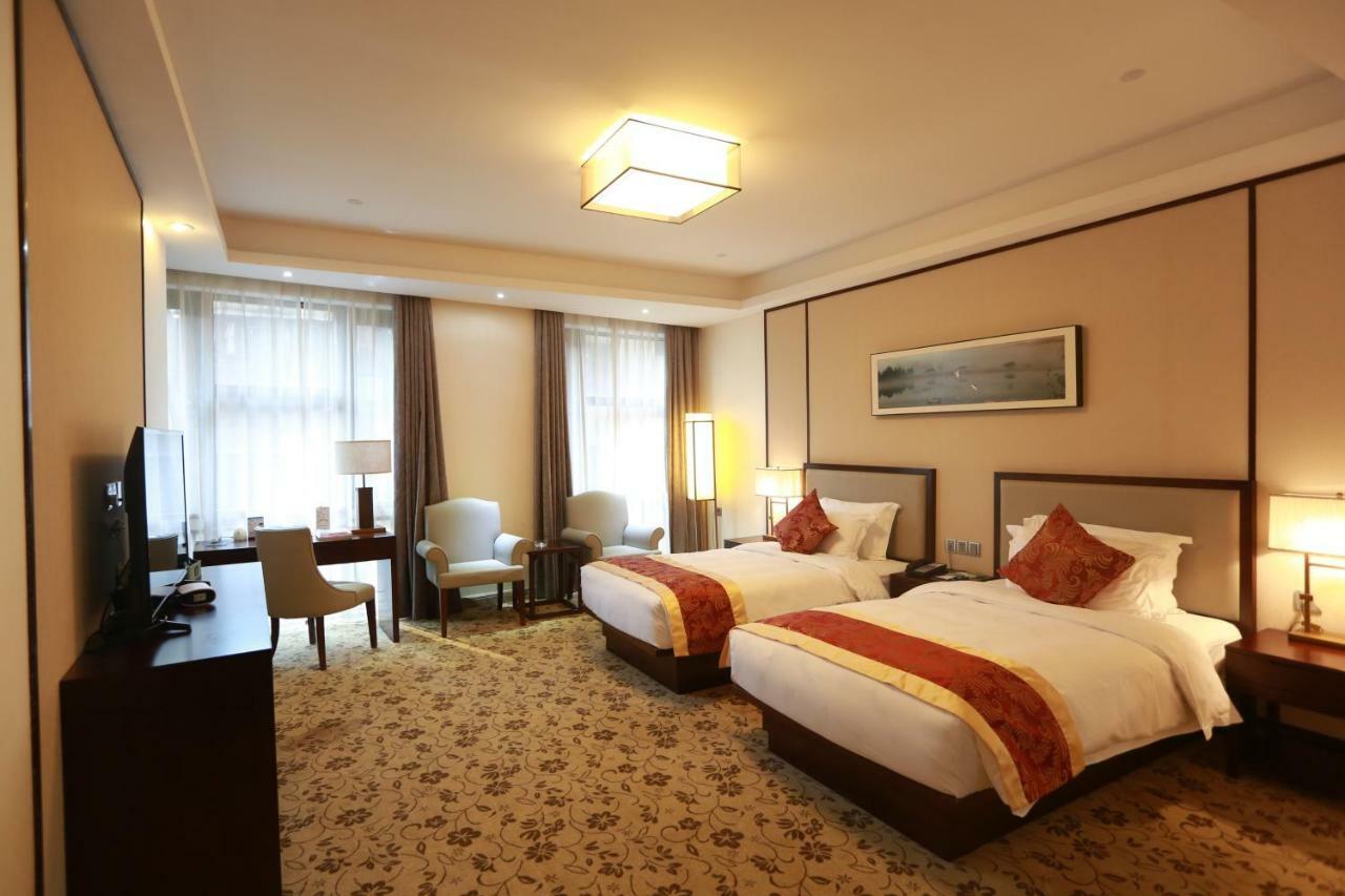 ซีแมนส์ คลับ กวางโจว Hotel ภายนอก รูปภาพ