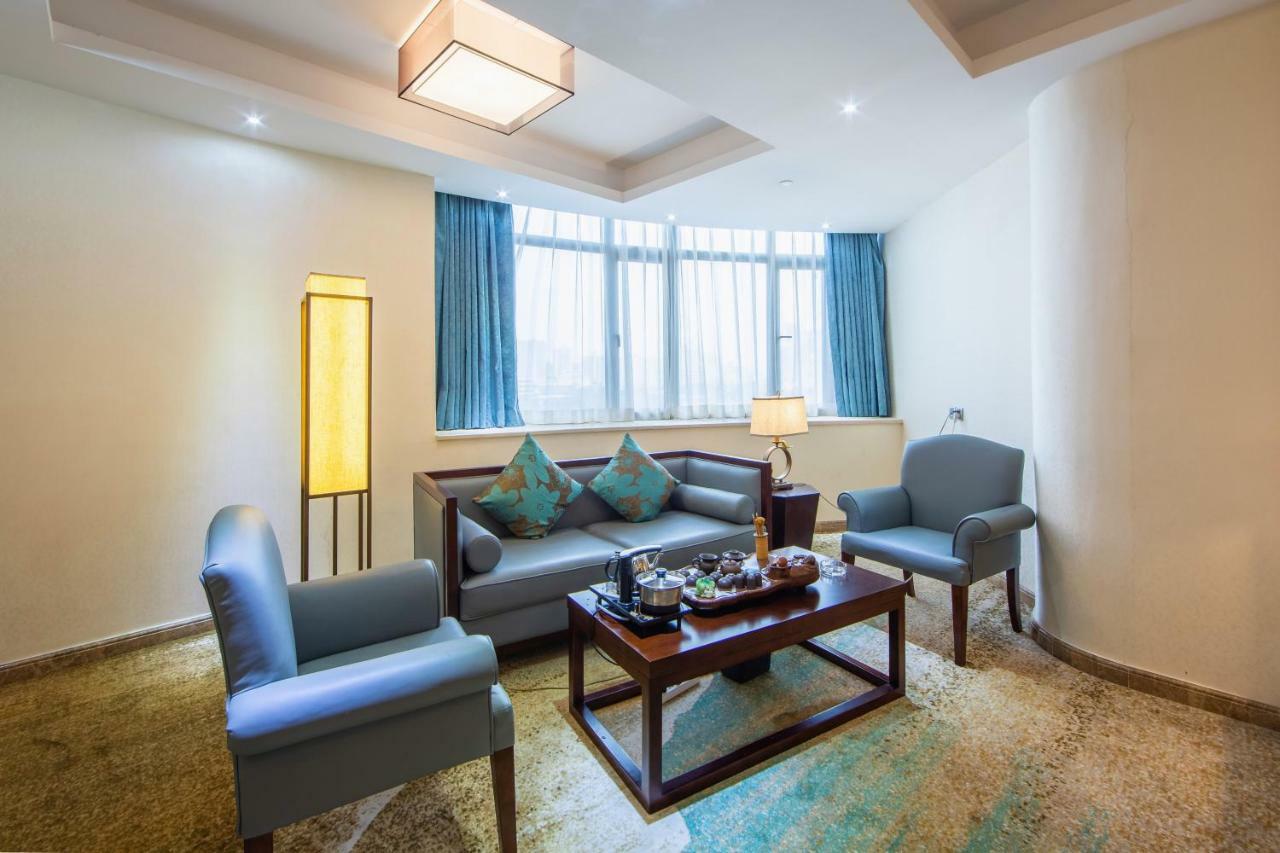 ซีแมนส์ คลับ กวางโจว Hotel ภายนอก รูปภาพ