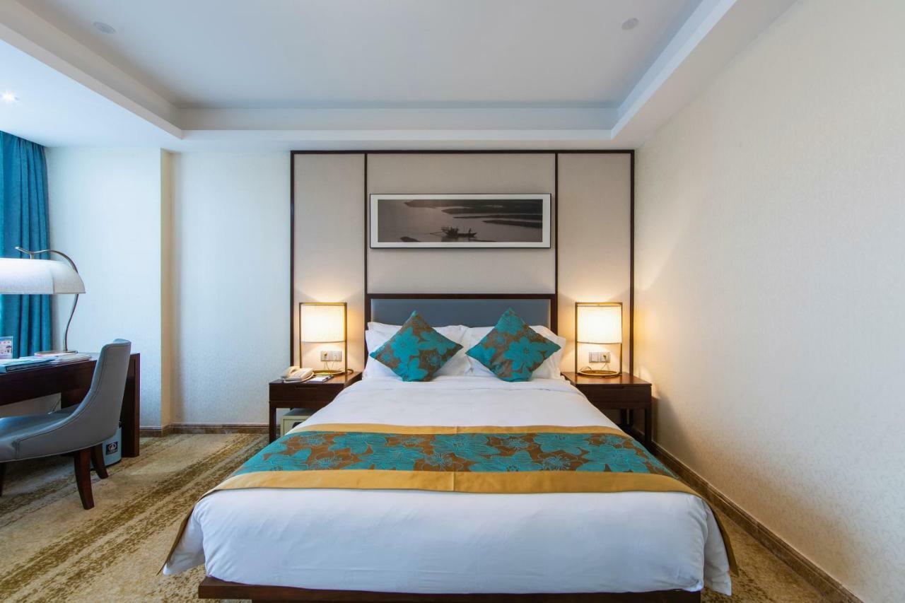 ซีแมนส์ คลับ กวางโจว Hotel ภายนอก รูปภาพ