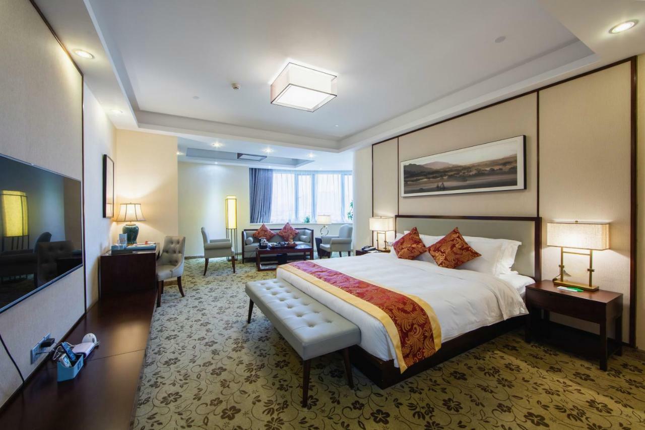 ซีแมนส์ คลับ กวางโจว Hotel ภายนอก รูปภาพ